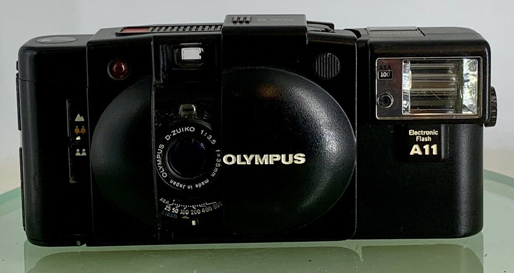 OLYMPUS XA2 Electronic Flash A11 D.ZUIKO 35mm f3.5 POINT & SHOOT CAMERA Case#3261