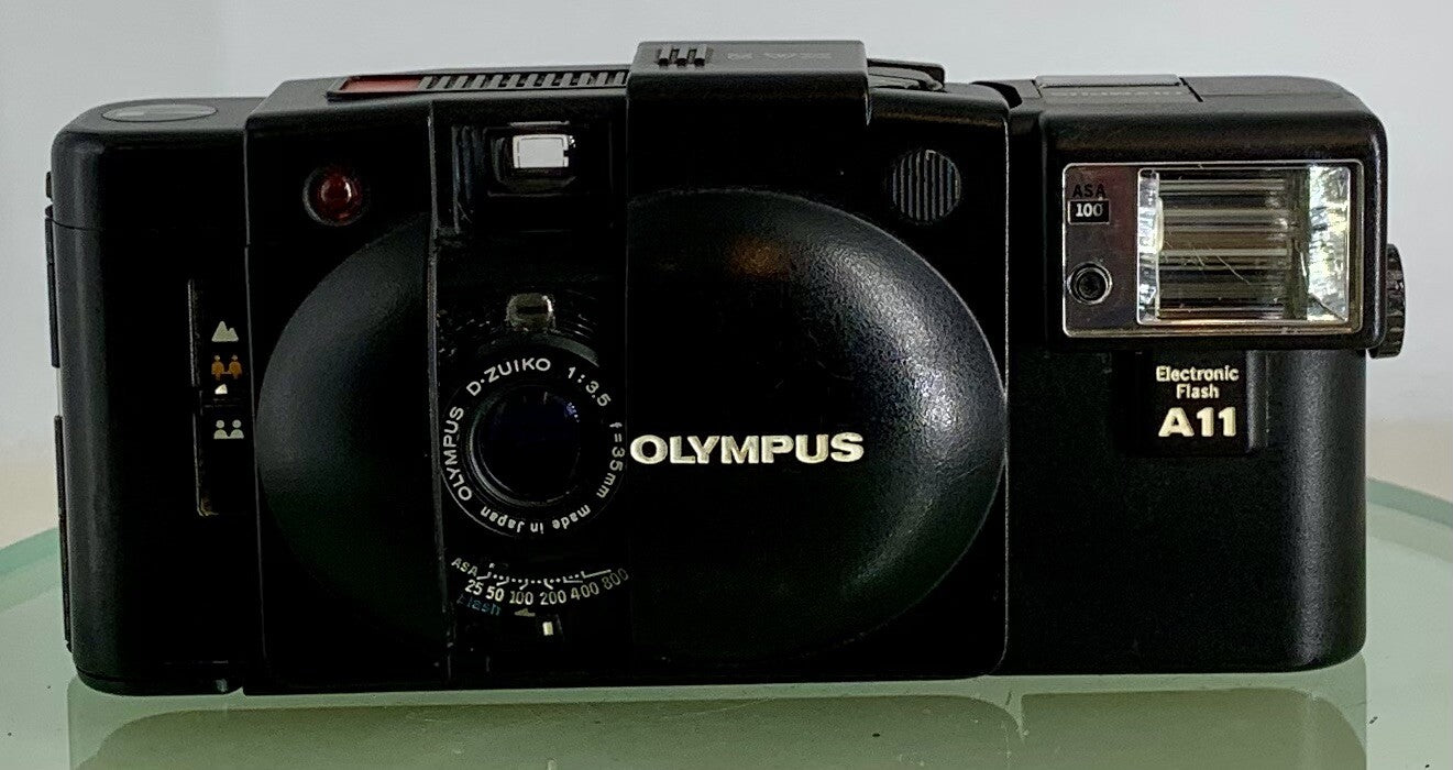 OLYMPUS XA2 Electronic Flash A11 D.ZUIKO 35mm f3.5 POINT & SHOOT CAMERA Case#3261