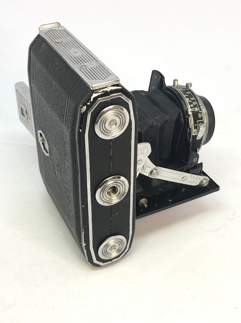 Zeiss Ikon Ikonta 521 1938-1954. Folding rollfilm camera.NOVAR 1:3.5 F=75mm 3314