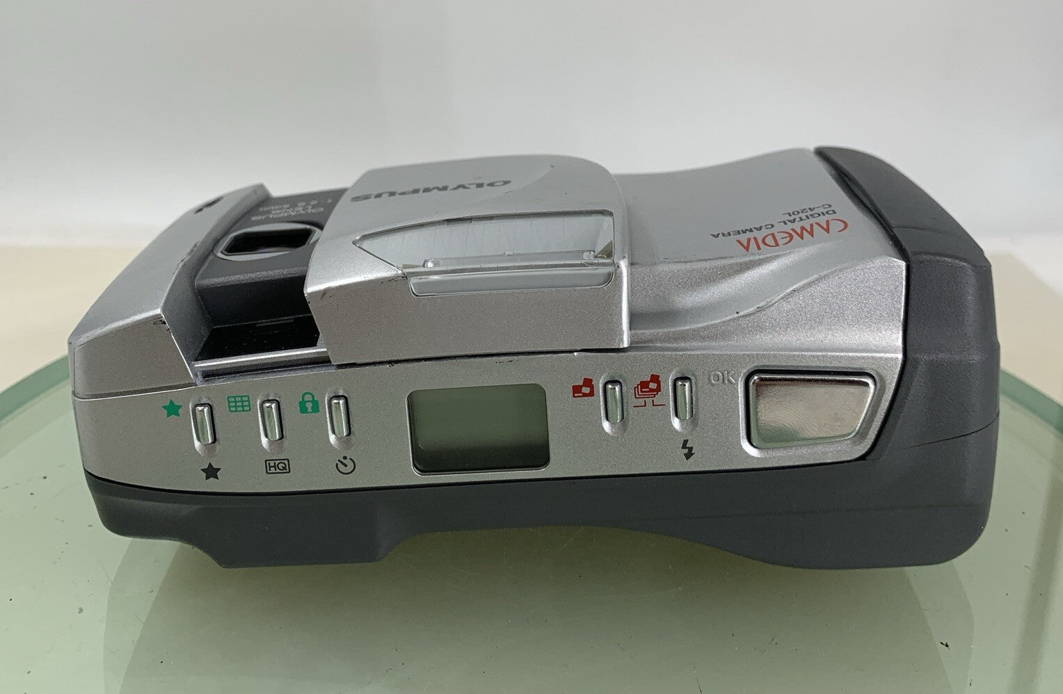 Olympus Camedia C-420L COMPACT  DIGITAL CAMERA SILVER NO CARD TESTED - 2717