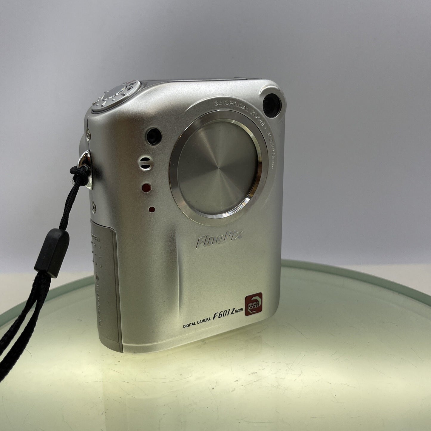 Fujifilm FinePix F601 Zoom 3.1MP Compact Digital Camera (LENS COVER FAULTY) #7191