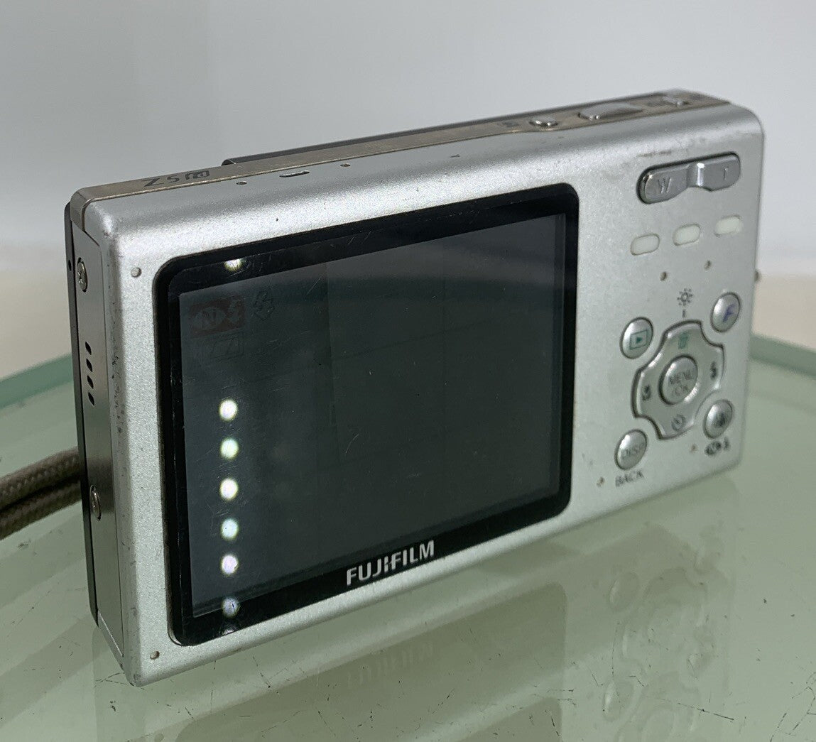 Fujifilm FINEPIX DIGITAL CAMERA Z5fd 6.3MP BLACK WITH CHARGER TESTED - 6544