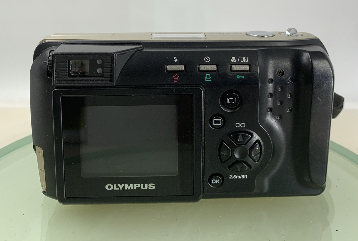 Olympus Camedia C-990 Zoom 2.1MP DIGITAL CAMERA + COVER SILVER TESTED - 4775