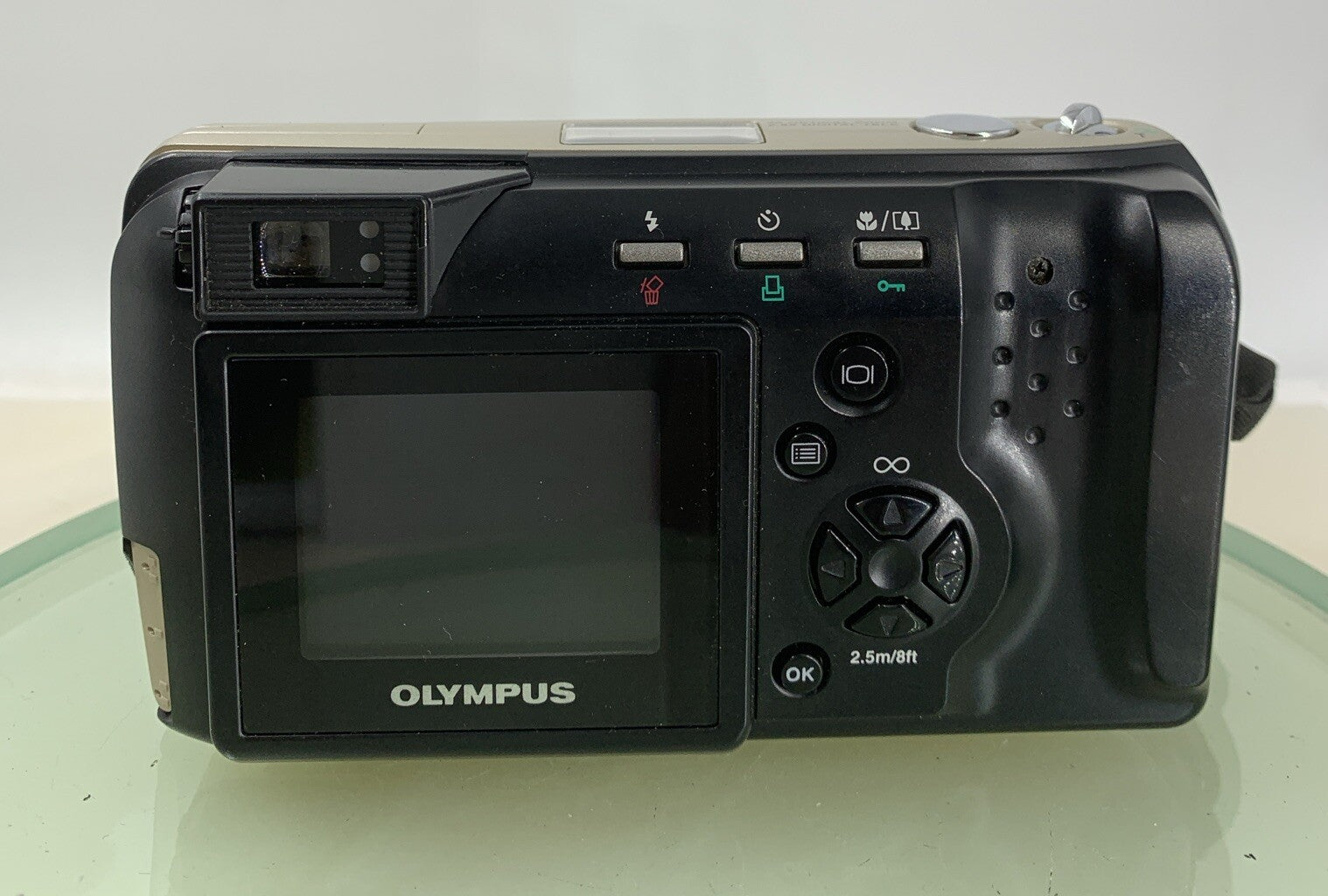 Olympus Camedia C-990 Zoom 2.1MP DIGITAL CAMERA + COVER SILVER TESTED - 4775