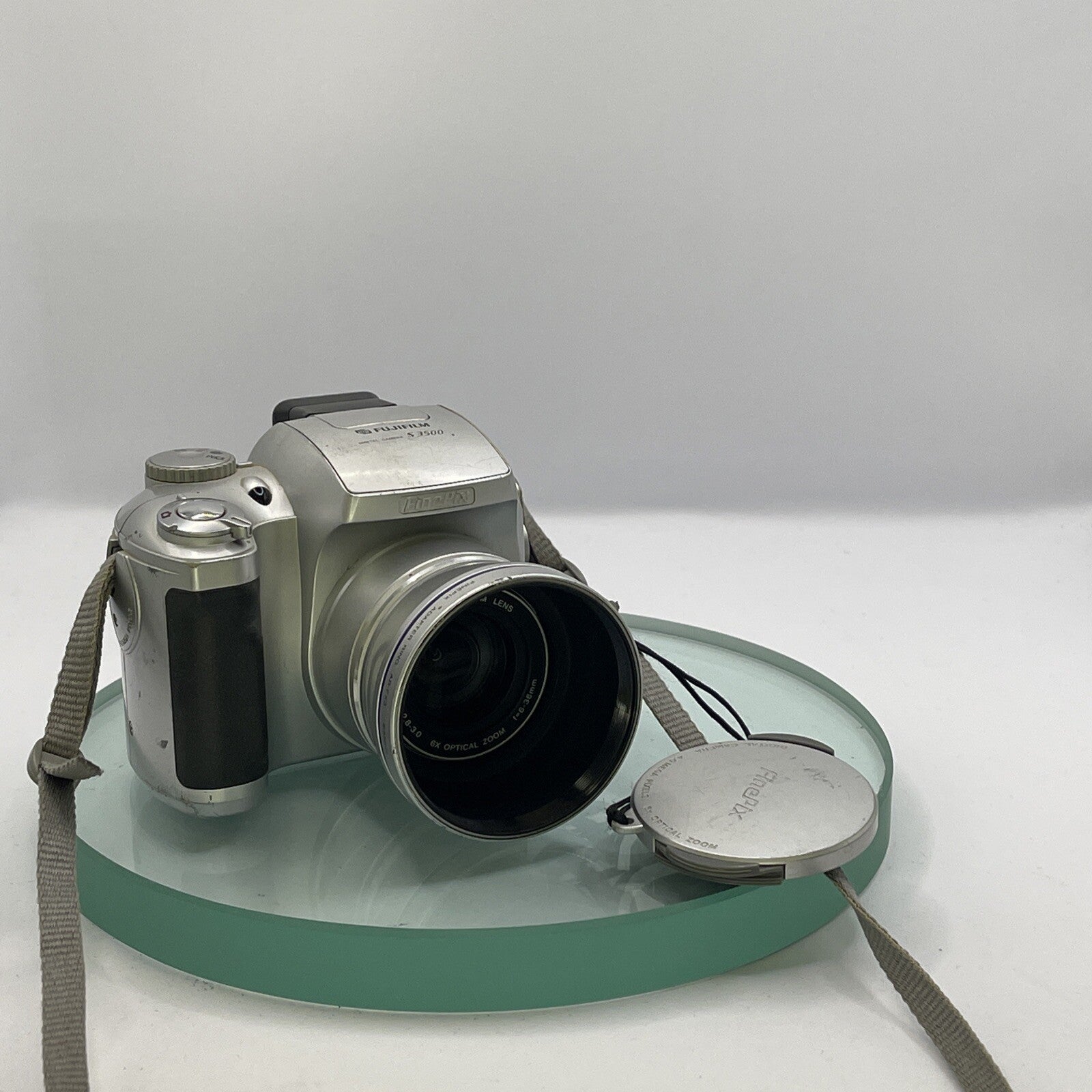 Fuji Finepix S3500 4mp Digital Camera- Silver Takes AA -Tested 16MB XD Card #9270