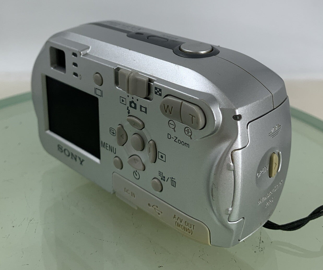 Sony Digital Camera Cybershot DSC-P43 4.1MP SILVER NO CHARGER TESTED - 6736