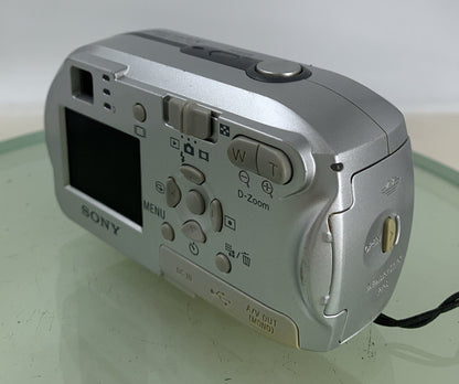 Sony Digital Camera Cybershot DSC-P43 4.1MP SILVER NO CHARGER TESTED - 6736