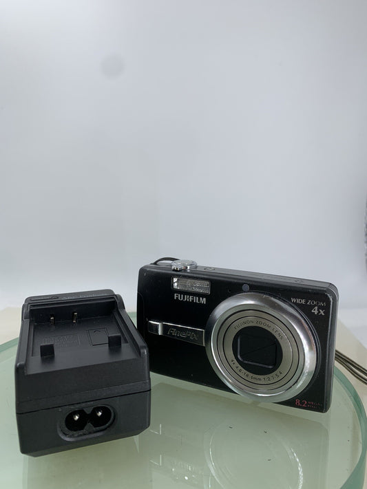 Fujifilm Digital Camera FinePix F480 8.2MP BLACK WITH CHARGER TESTED - 800