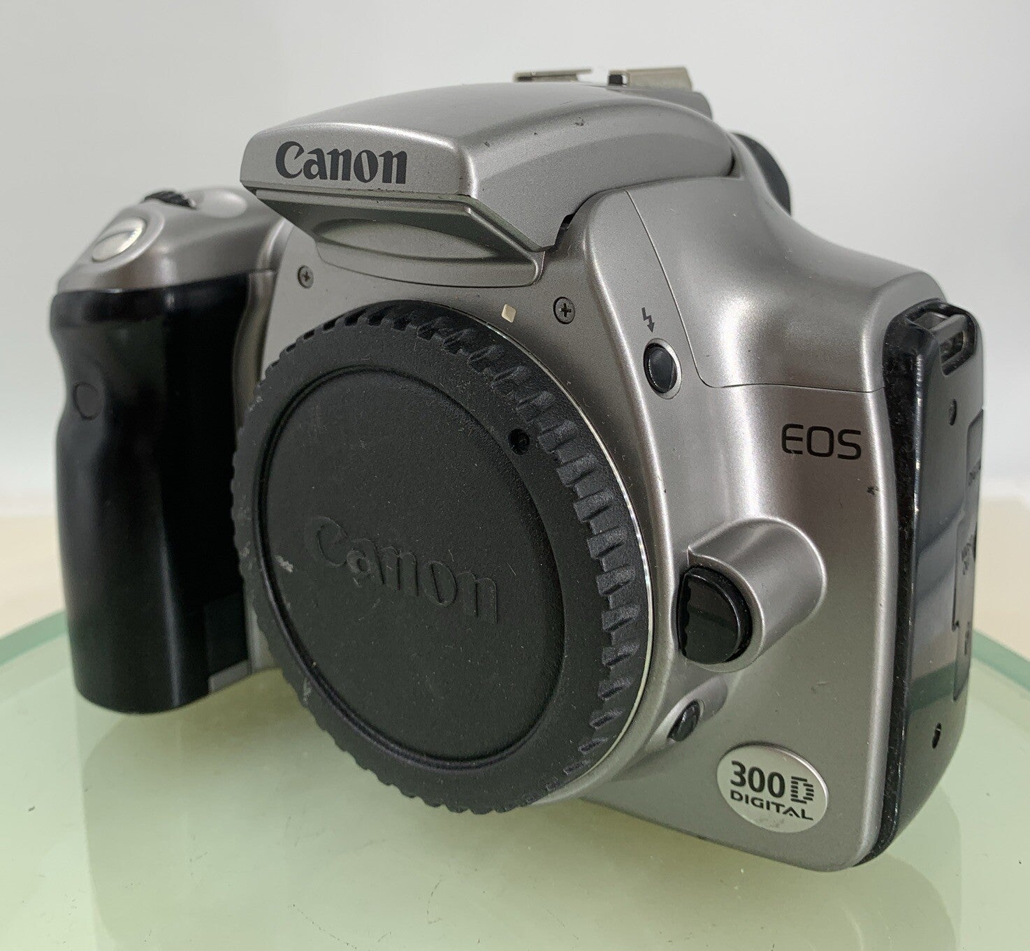 Canon Digital Camera SLR EOS 300D SILVER WITH CHARGER, NO CARD TESTED - 2612