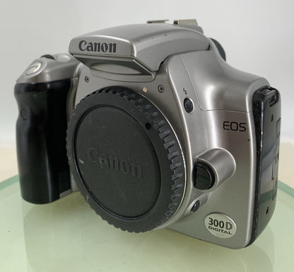 Canon Digital Camera SLR EOS 300D SILVER WITH CHARGER, NO CARD TESTED - 2612