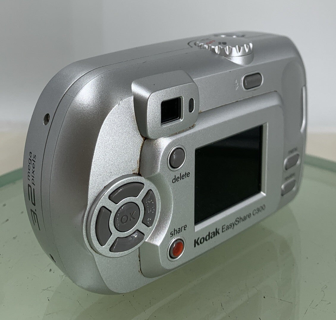 Kodak EasyShare C300 3.2MP Compact Digital Camera SILVER 1 GB CARD TESTED - 6514