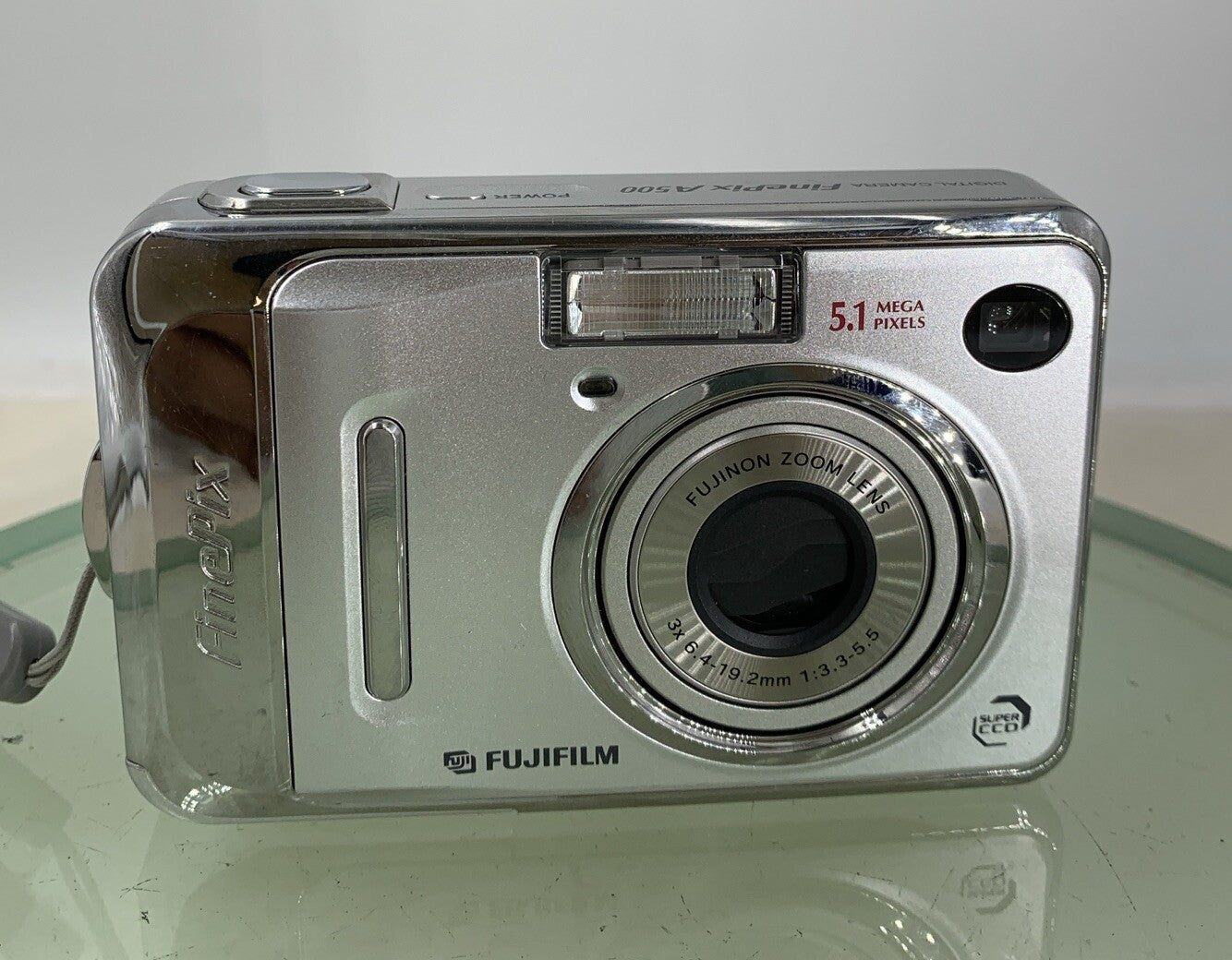 Fujifilm FINEPIX DIGITAL CAMERA A500 5.1MP NO SD CARD SILVER TESTED - 351