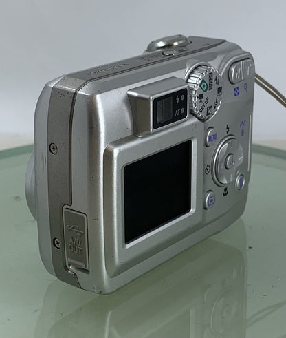 Nikon Coolpix 3200 3.2MP COMPACT DIGITAL CAMERA SILVER + WIRE TESTED - 9665
