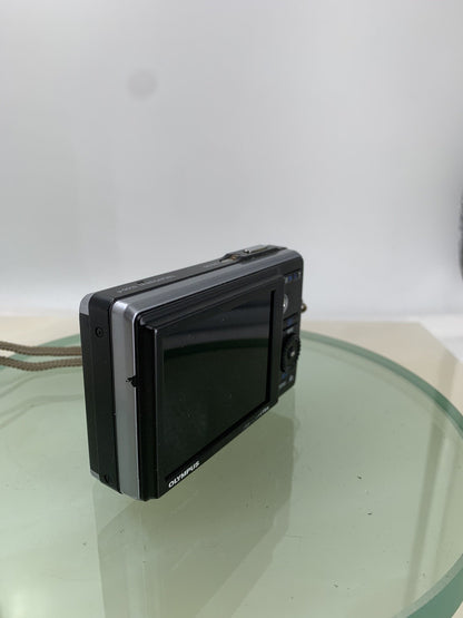 Olympus U-9010 COMPACT DIGITAL CAMERA BLACK + CHARGER + WIRE TESTED - 6965