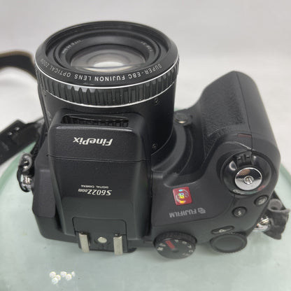 FujiFilm FinePix S602 Zoom  3.1MP 6x Zoom SLR Bridge Camera Crack On LCD TESTED4
