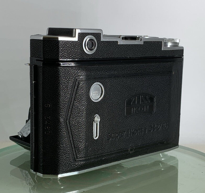 ZEISS IKON SUPER IKONTA 532/16 Folding Camera. Zeiss Tessar T 2.8/80mm Lens #2364