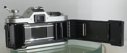 Canon AV-1 SLR 35mm Film Camera With a Canon 50mm 1.8 Lens + Battery Grip TESTED6