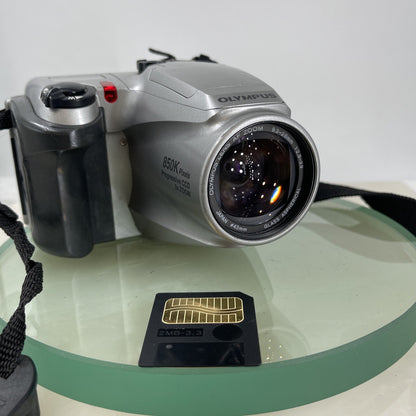 Olympus C-1000L Vintage 1997 TTL Digital SLR Camera 0.8MP  with 2MB Card #6590