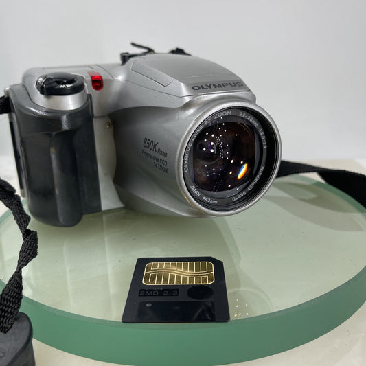 Olympus C-1000L Vintage 1997 TTL Digital SLR Camera 0.8MP  with 2MB Card #6590