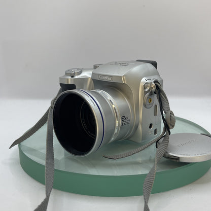 Fujifilm FinePix S3000 3.2MP 6x Zoom Mini SLR Style Digital Camera Tested #1592