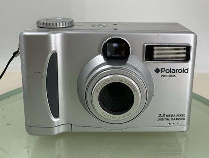 Polaroid COMPACT DIGITAL CAMERA PDC 3035 3.2MP NO CHARGER SILVER TESTED - 1321
