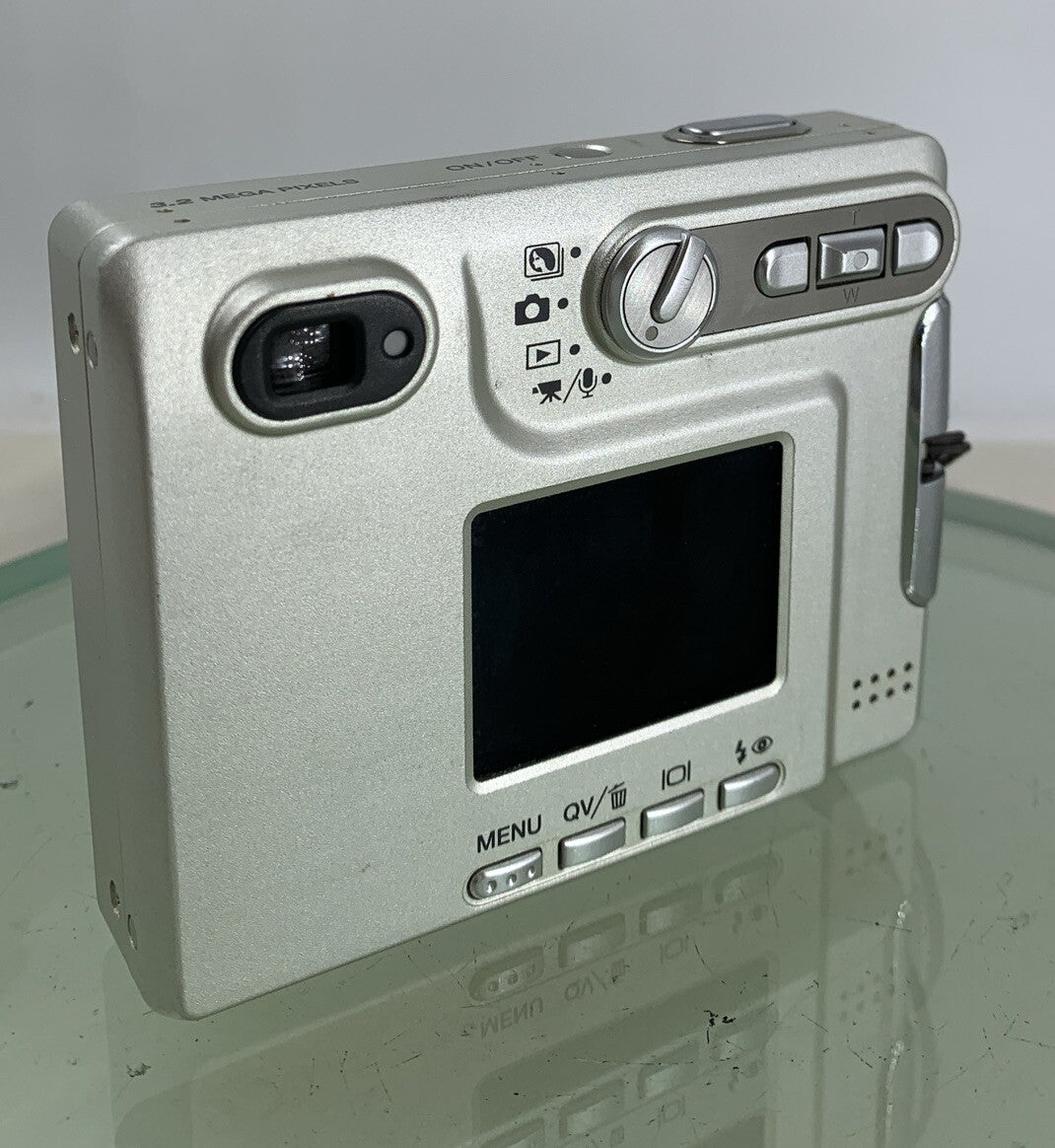 KONIKA MINOLTA DIMAGE XG Camera Silver + BAG+256MB CARD+CHARGER Tested - 6204