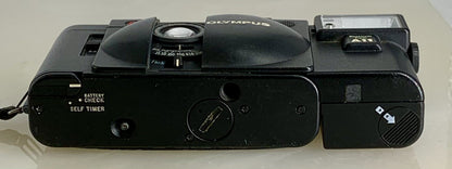 OLYMPUS XA2 Compact Camera 35mm Flash A11 D.ZUIKO 35mm f3.5 TESTED + Case 677