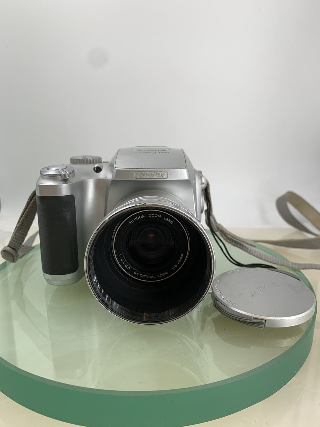 Fujifilm Finepix S3500 4.0MP COMPACT DIGITAL CAMERA SILVER TESTED - 9160