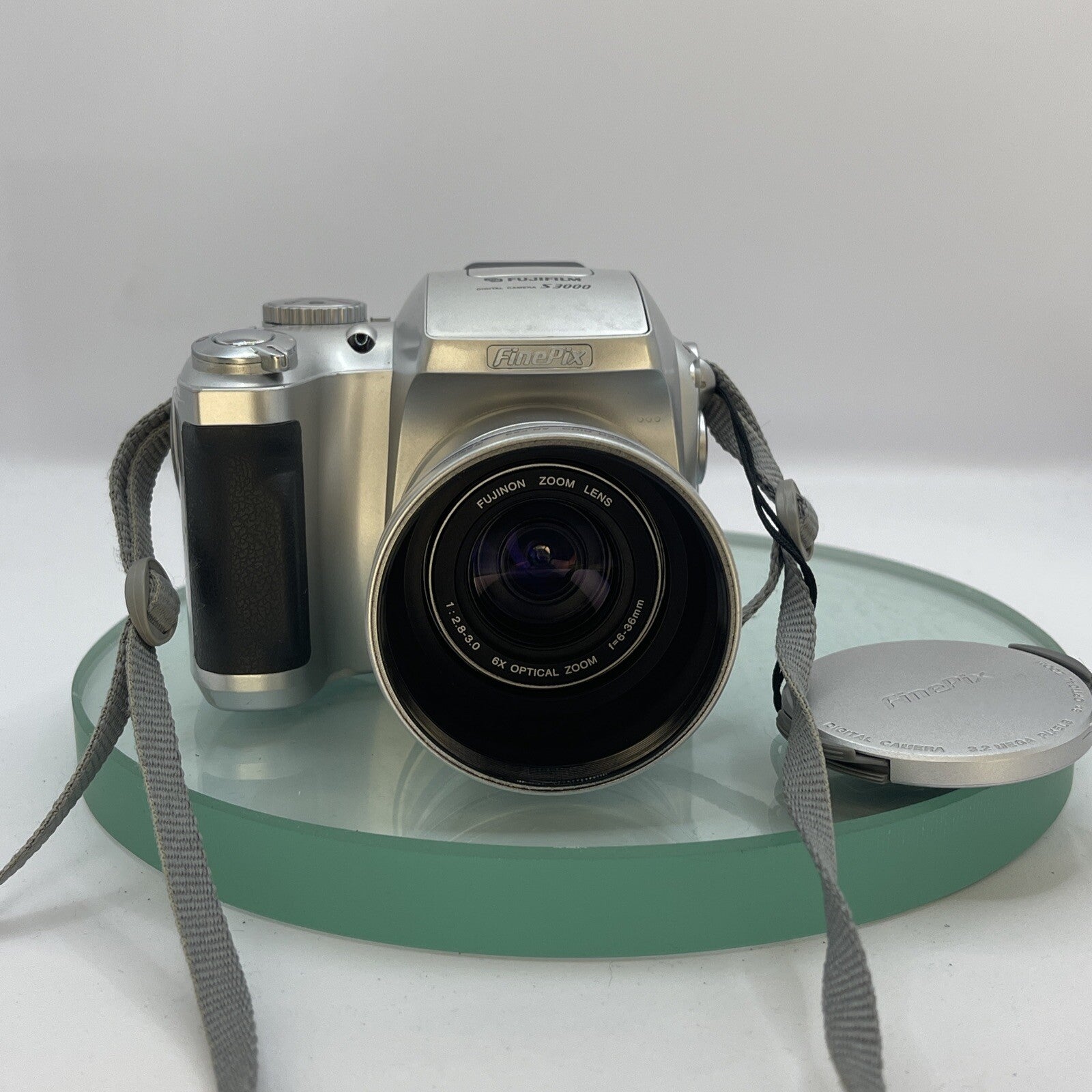 Fujifilm FinePix S3000 3.2MP 6x Zoom Mini SLR Style Digital Camera Tested #1591