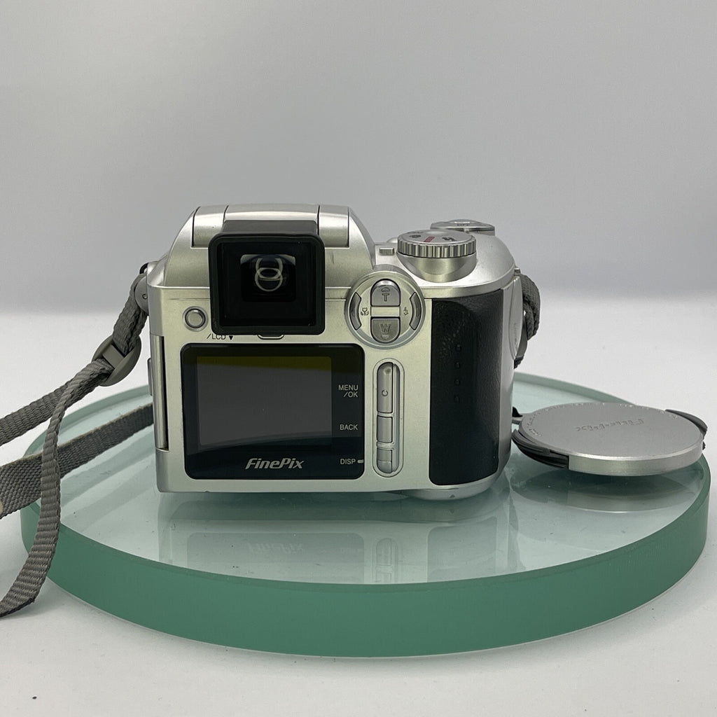 FUJI Fujifilm FinePix S304 DIGITAL CAMERA 3.2 MP LCD SCREEN Tested++++ #874