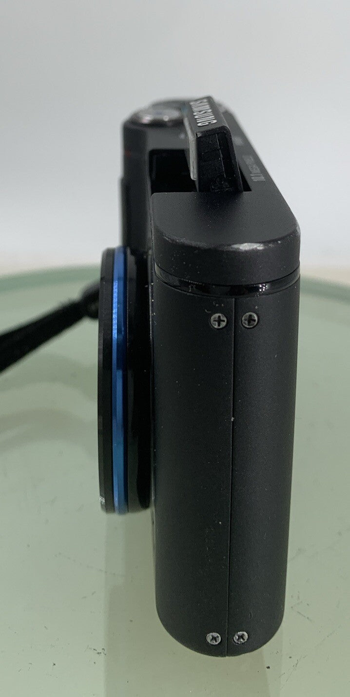 SAMSUNG NV10 DIGITAL CAMERA BLACK + CHARGER + COVER NO CARD TESTED - 4583