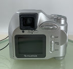 Fujifilm FinePix 2800 Zoom Digital Camera SILVER NO CARD NO CHARGER TESTED - 5795