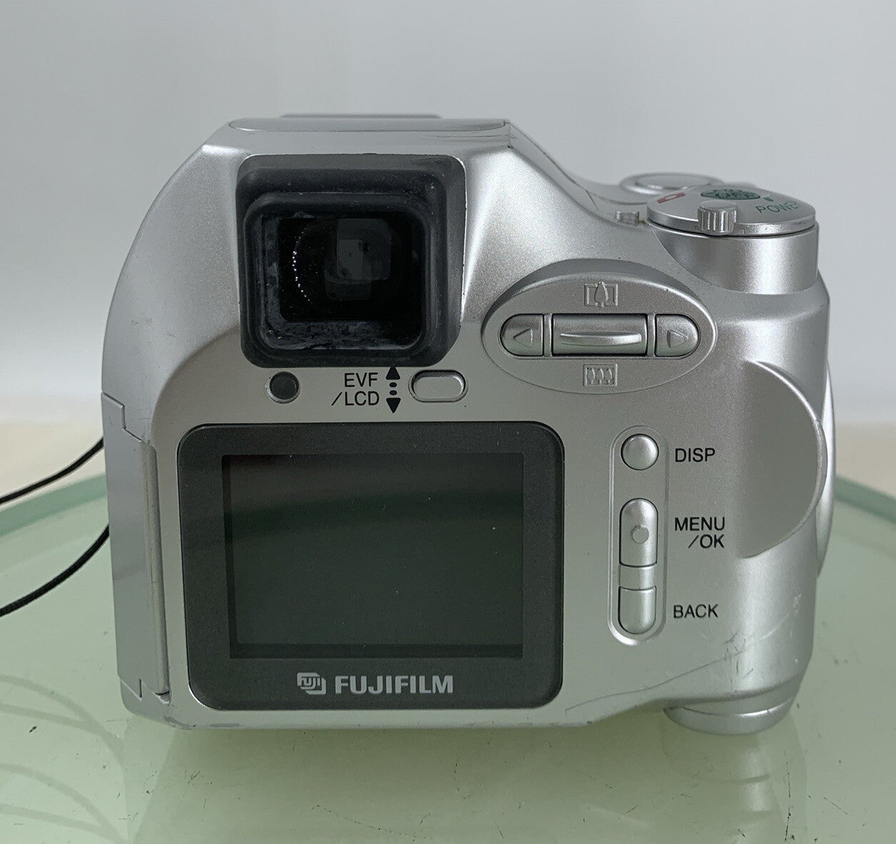 Fujifilm FinePix 2800 Zoom Digital Camera SILVER NO CARD NO CHARGER TESTED - 5795