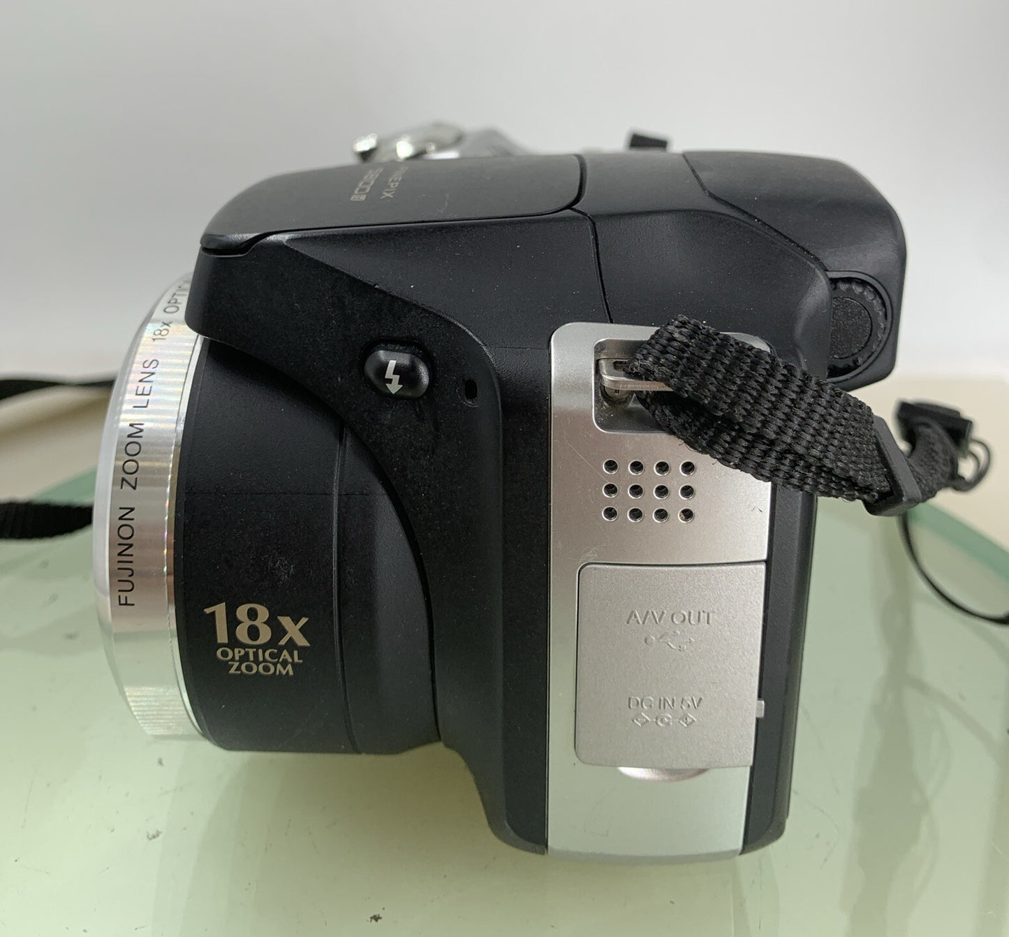 Fujifilm FINEPIX S8100fd 10.0mp 18x Camera Black + 1GB SD CARD TESTED - 1293