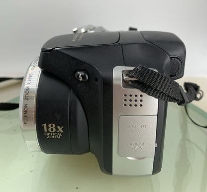 Fujifilm FINEPIX S8100fd 10.0mp 18x Camera Black + 1GB SD CARD TESTED - 1293