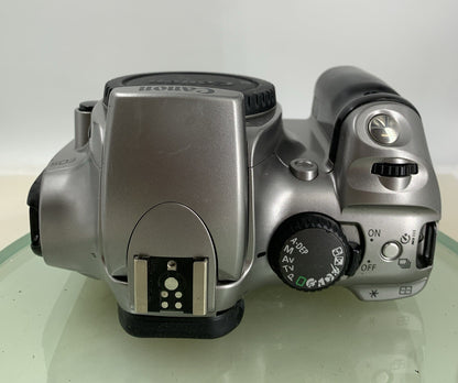 Canon Digital Camera SLR EOS 300D SILVER WITH CHARGER, NO CARD TESTED - 2617