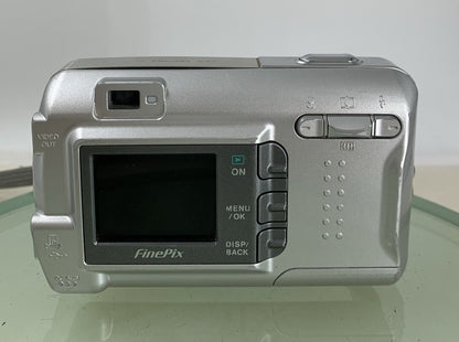 Fujifilm FinePix Digital Camera A330 3.2MP NO CARD NO CHARGER TESTED - 7765