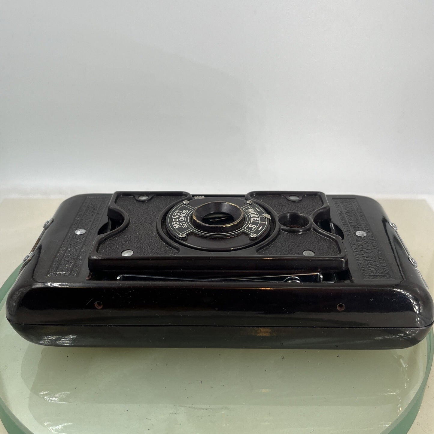 Soho Model B Folding Camera, c1934, Bakelite body with original case, TESTED#4393