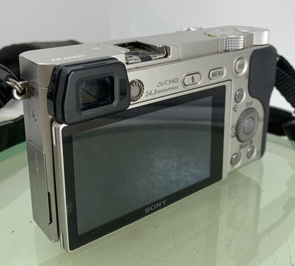SONY APLHA A6000 GREY WITH CHARGER + COVER + WIRE PERFECTLY TESTED - 3714