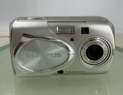 Olympus u [mju:]-300 3.2 MP COMPACT DIGITAL CAMERA SILVER + COVER TESTED - 261