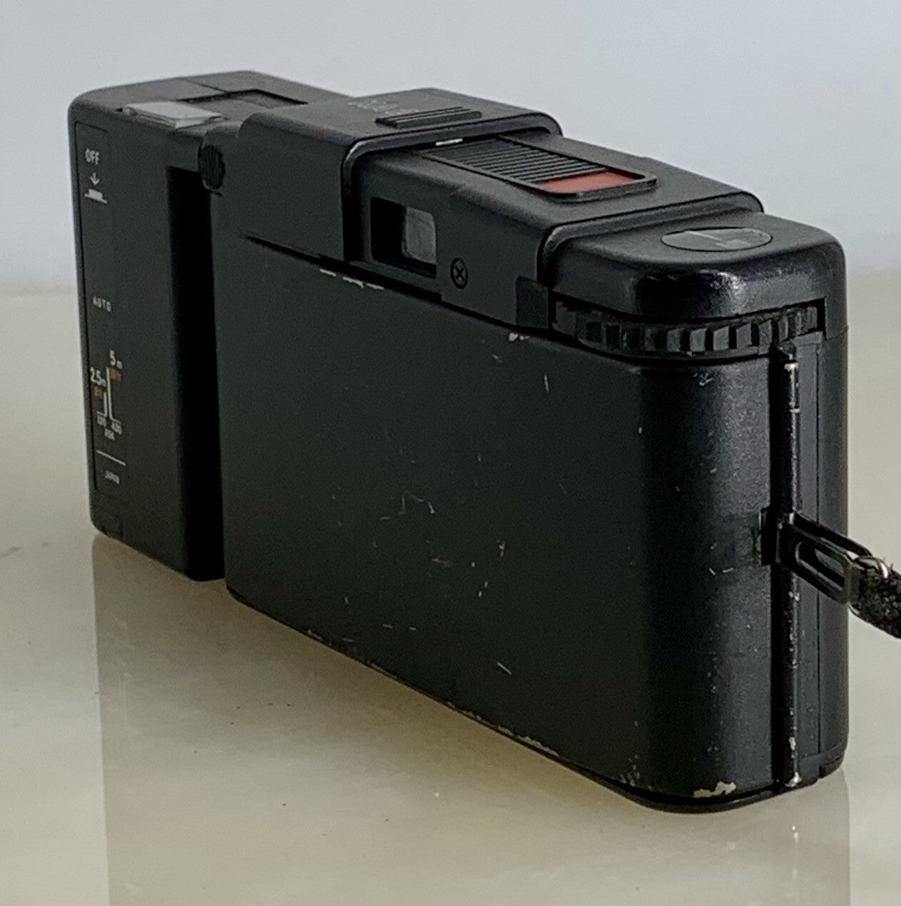 OLYMPUS XA2 Compact Camera 35mm Flash A11 D.ZUIKO 35mm f3.5 TESTED + Case 673