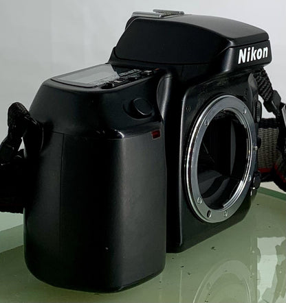 Nikon N70 35mm AF SLR Film Camera - Body Only + Instructions + Bag + Tested -3052