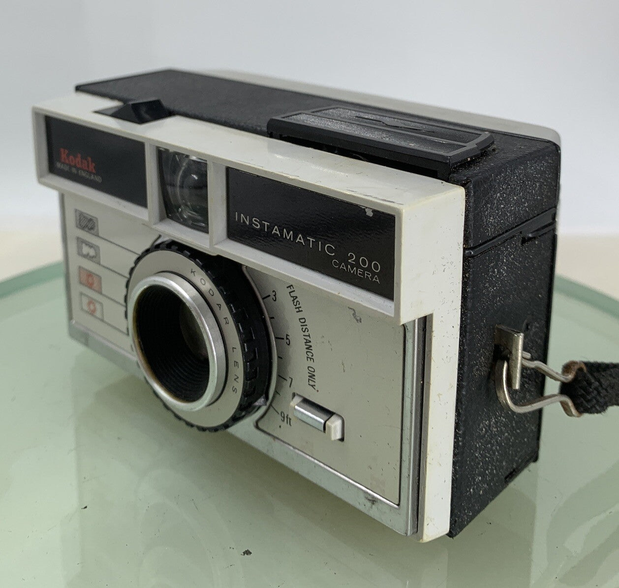 Kodak INSTAMATIC 200 VINTAGE FILM CAMERA WITH BLACK LEATHER CASE TESTED - 4122