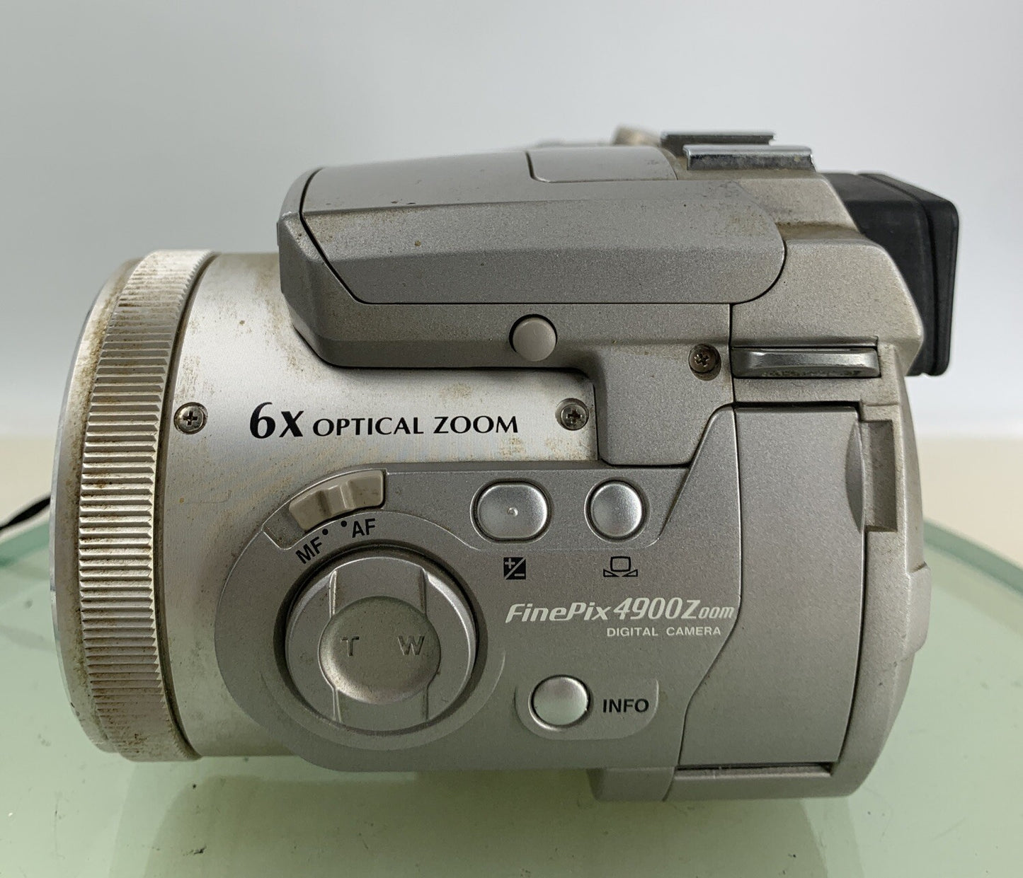 Fujifilm Finepix 4900 6x Zoom SILVER DIGITAL CAMERA NO CHARGER TESTED - 3183