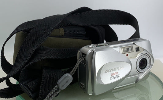 Vintage Olympus CAMEDIA 350 Zoom 3.2MP Digital Camera WITH BAG TESTED - 2080