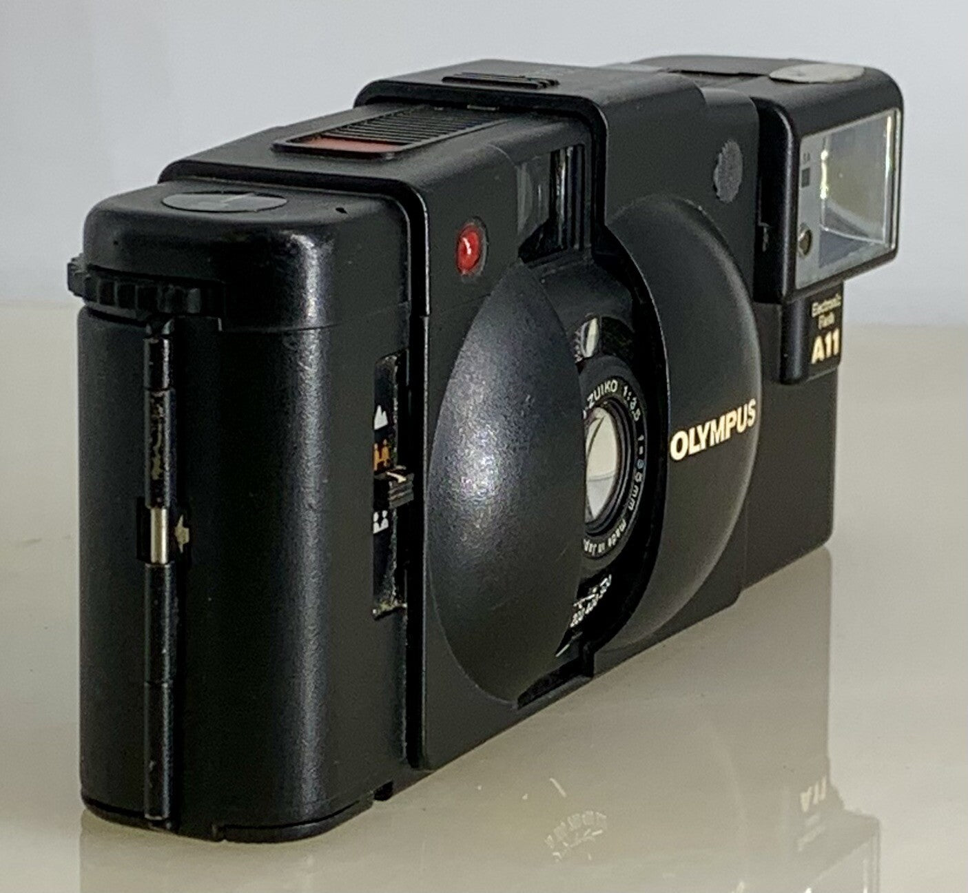 OLYMPUS XA2 Compact Camera 35mm Flash A11 D.ZUIKO 35mm f3.5 TESTED, mju 702