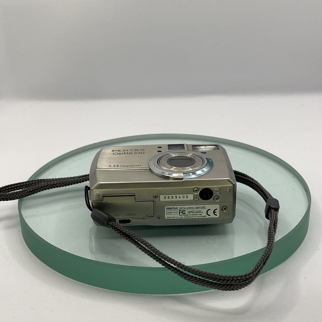 Pentax Optio 330 Camera 3.34 Megapixel 3x Zoom - 7.6mm-22.8mm Silver Charger #116
