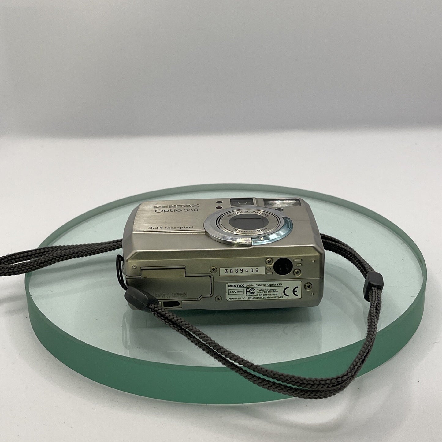 Pentax Optio 330 Camera 3.34 Megapixel 3x Zoom - 7.6mm-22.8mm Silver Charger #116