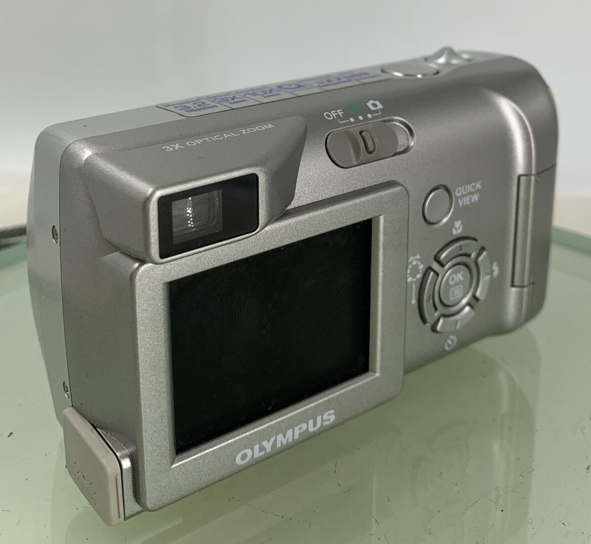 Olympus Digital Camera Camedia D-540 Zoom 3.2MP SILVER NO CHARGER TESTED - 2414