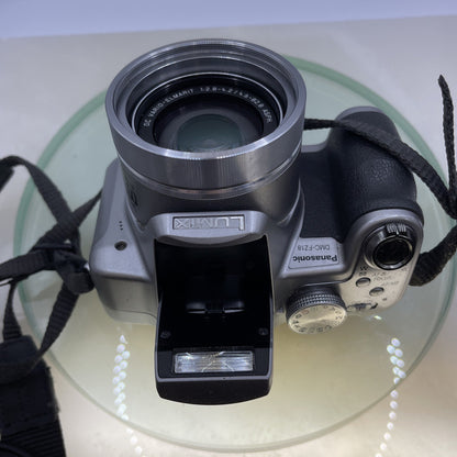 Panasonic LUMIX DMC-FZ18 SLR zoom 18x 8.1MP LEICA lens +Charger+2GB SD Card #6866